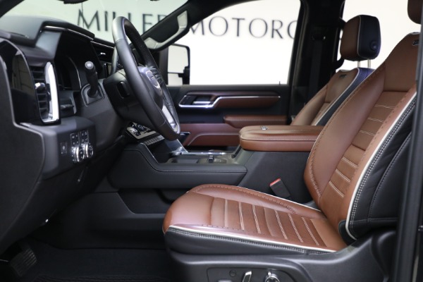Used 2024 GMC Sierra 2500HD Denali Ultimate for sale $89,900 at Maserati of Westport in Westport CT 06880 12