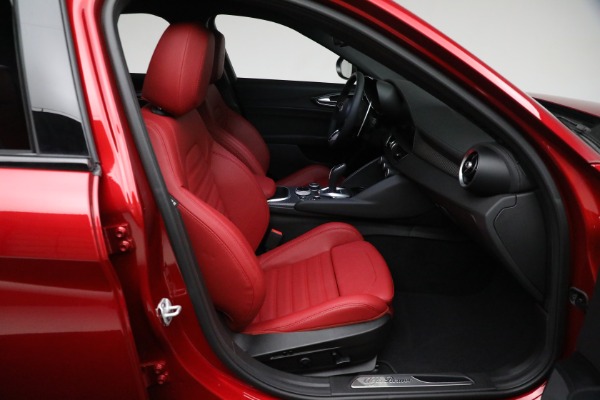 Used 2024 Alfa Romeo Giulia Quadrifoglio Carbon for sale $78,900 at Maserati of Westport in Westport CT 06880 26
