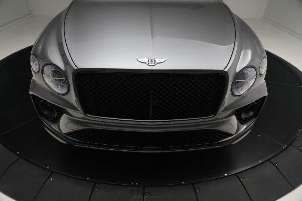 Used 2023 Bentley Bentayga Azure Hybrid for sale $159,900 at Maserati of Westport in Westport CT 06880 16