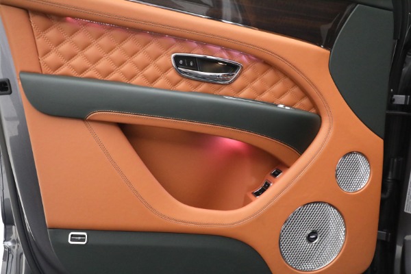 Used 2023 Bentley Bentayga Azure Hybrid for sale $159,900 at Maserati of Westport in Westport CT 06880 22