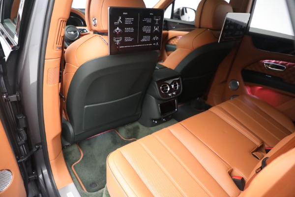 Used 2023 Bentley Bentayga Azure Hybrid for sale $159,900 at Maserati of Westport in Westport CT 06880 27