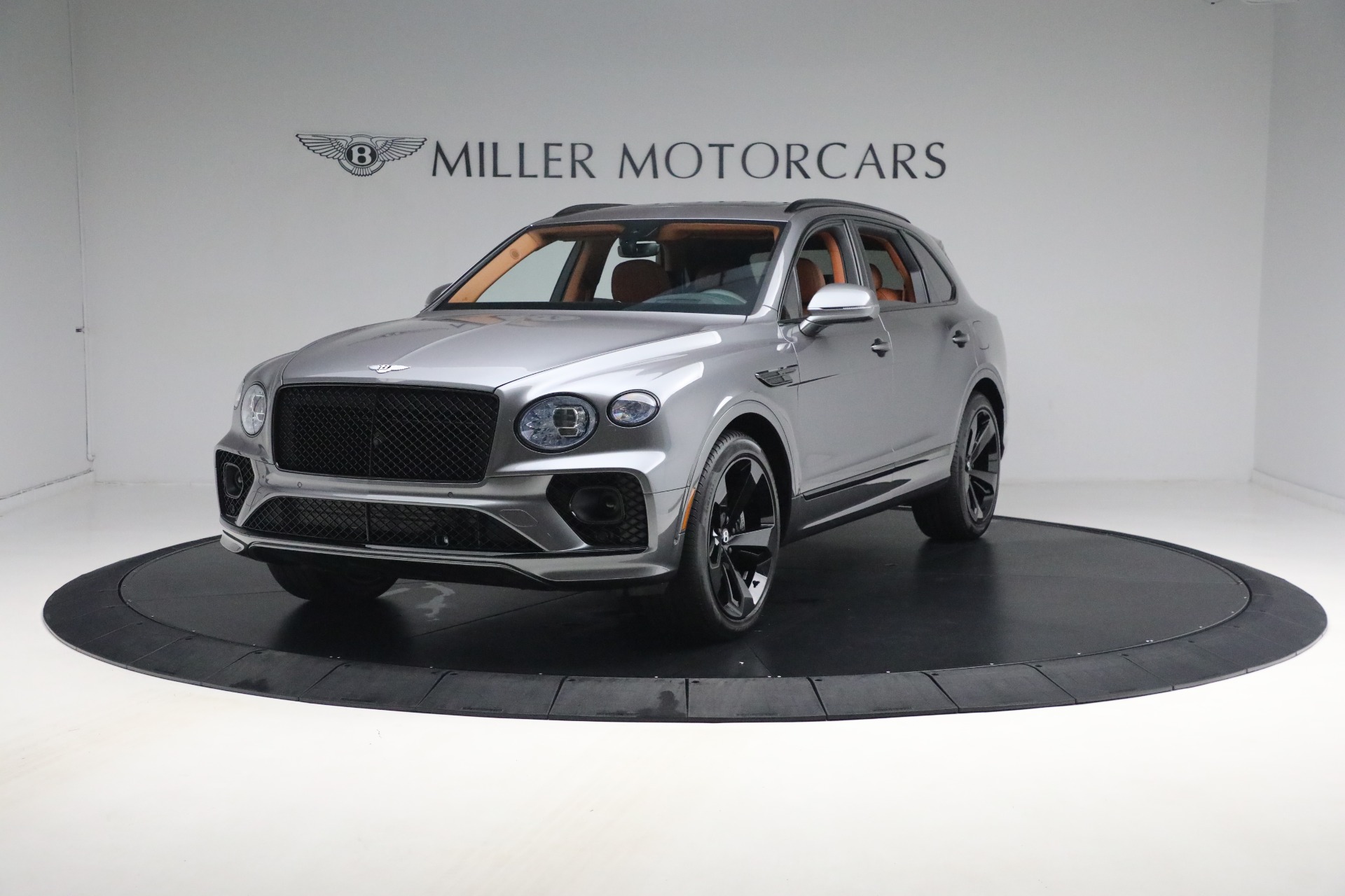 Used 2023 Bentley Bentayga Azure Hybrid for sale $159,900 at Maserati of Westport in Westport CT 06880 1