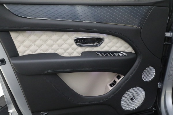 Used 2023 Bentley Bentayga Azure Hybrid for sale Sold at Maserati of Westport in Westport CT 06880 18