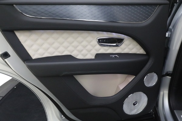 Used 2023 Bentley Bentayga Azure Hybrid for sale Sold at Maserati of Westport in Westport CT 06880 22