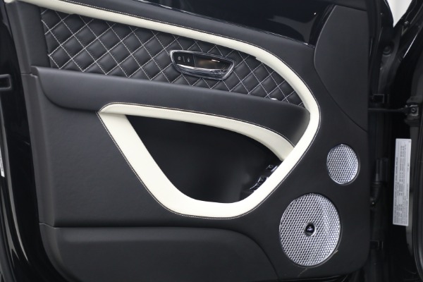 Used 2022 Bentley Bentayga Speed for sale Sold at Maserati of Westport in Westport CT 06880 18