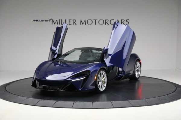 New 2025 McLaren Artura Spider TechLux for sale $327,158 at Maserati of Westport in Westport CT 06880 14