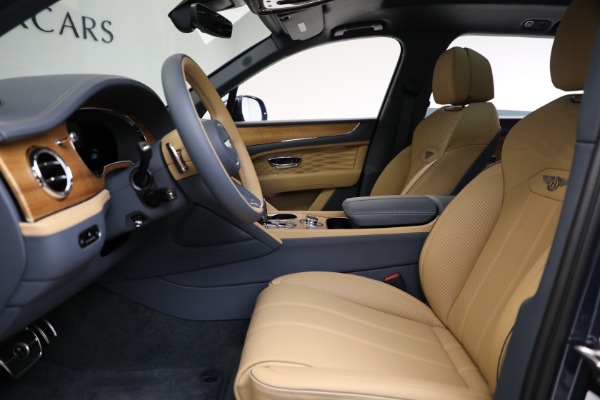 Used 2025 Bentley Bentayga EWB Azure V8 for sale $239,900 at Maserati of Westport in Westport CT 06880 18