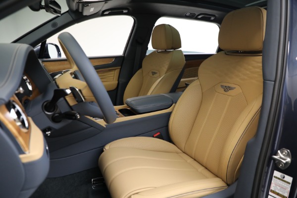 Used 2025 Bentley Bentayga EWB Azure V8 for sale $239,900 at Maserati of Westport in Westport CT 06880 19