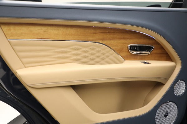 Used 2025 Bentley Bentayga EWB Azure V8 for sale $239,900 at Maserati of Westport in Westport CT 06880 24