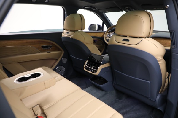 Used 2025 Bentley Bentayga EWB Azure V8 for sale $239,900 at Maserati of Westport in Westport CT 06880 26
