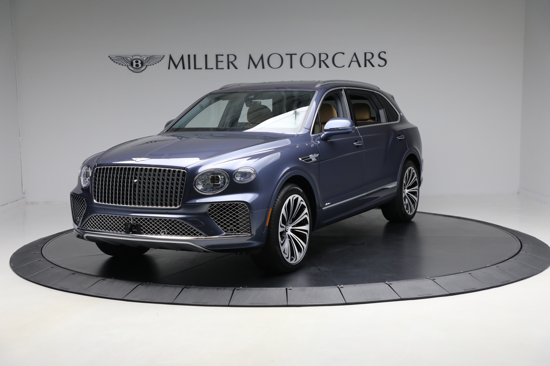 Used 2025 Bentley Bentayga EWB Azure V8 for sale $239,900 at Maserati of Westport in Westport CT 06880 1