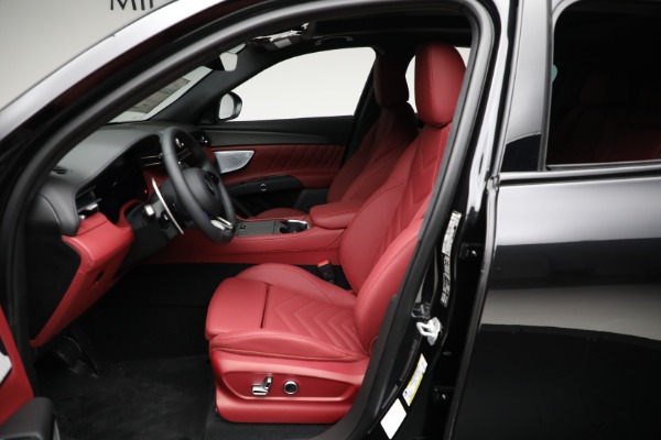 New 2025 Maserati Grecale Trofeo for sale $118,192 at Maserati of Westport in Westport CT 06880 13