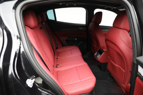 New 2025 Maserati Grecale Trofeo for sale $118,192 at Maserati of Westport in Westport CT 06880 17