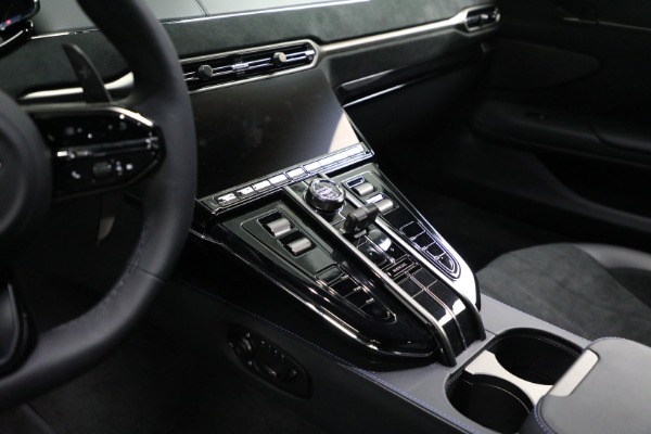 Used 2025 Aston Martin Vantage for sale $196,900 at Maserati of Westport in Westport CT 06880 22