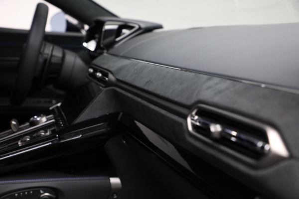 Used 2025 Aston Martin Vantage for sale $196,900 at Maserati of Westport in Westport CT 06880 24