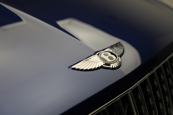 Used 2024 Bentley Bentayga Azure V8 for sale $209,900 at Maserati of Westport in Westport CT 06880 12