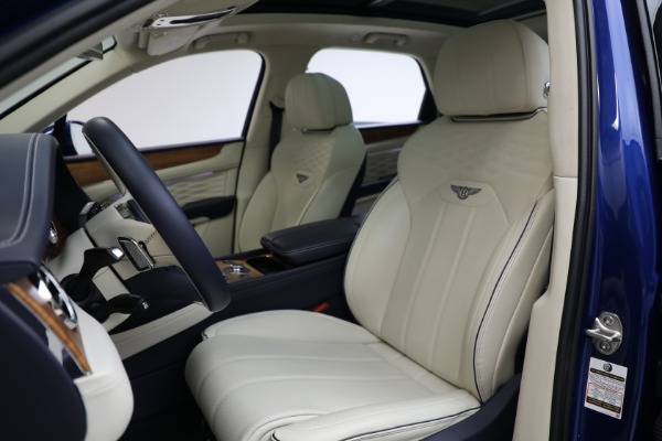 Used 2024 Bentley Bentayga Azure V8 for sale $209,900 at Maserati of Westport in Westport CT 06880 18