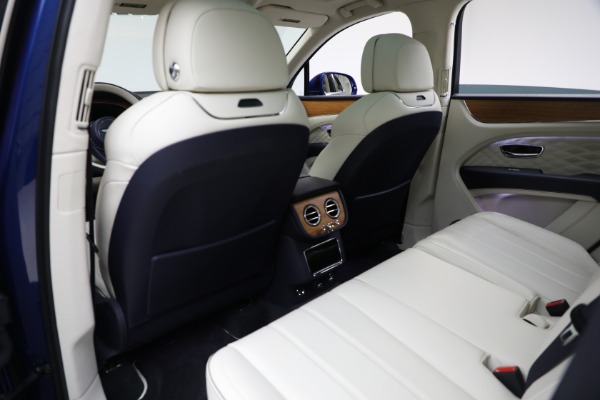 Used 2024 Bentley Bentayga Azure V8 for sale $209,900 at Maserati of Westport in Westport CT 06880 20