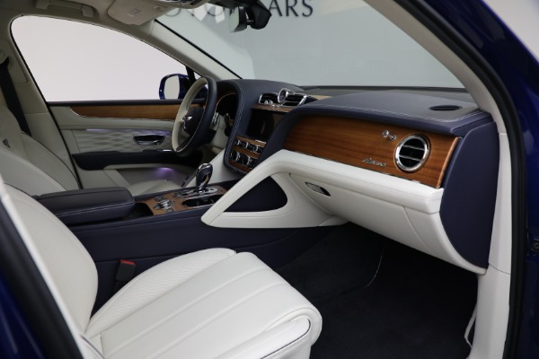 Used 2024 Bentley Bentayga Azure V8 for sale $209,900 at Maserati of Westport in Westport CT 06880 28