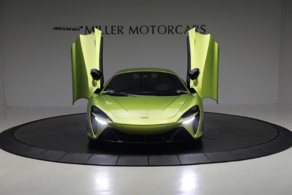 Used 2024 McLaren Artura TechLux for sale $191,900 at Maserati of Westport in Westport CT 06880 13
