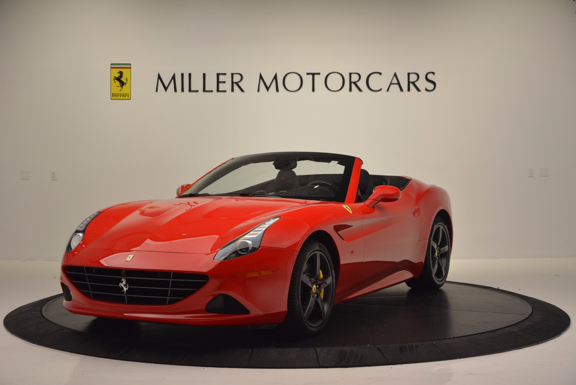 Used 2016 Ferrari California T for sale Sold at Maserati of Westport in Westport CT 06880 1