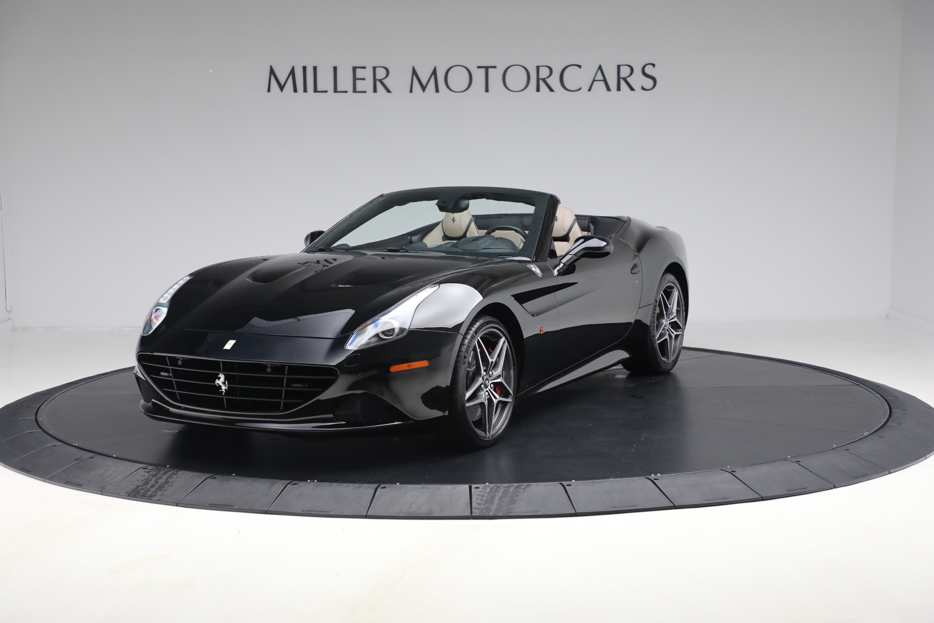 Used 2016 Ferrari California T for sale $122,900 at Maserati of Westport in Westport CT 06880 1