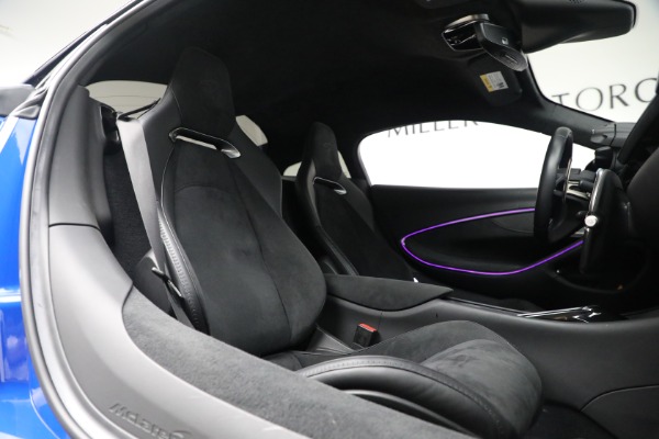 Used 2023 McLaren Artura Performance for sale $164,900 at Maserati of Westport in Westport CT 06880 16