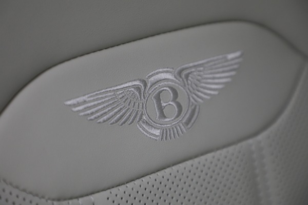 New 2025 Bentley Bentayga EWB V8 for sale $262,915 at Maserati of Westport in Westport CT 06880 18