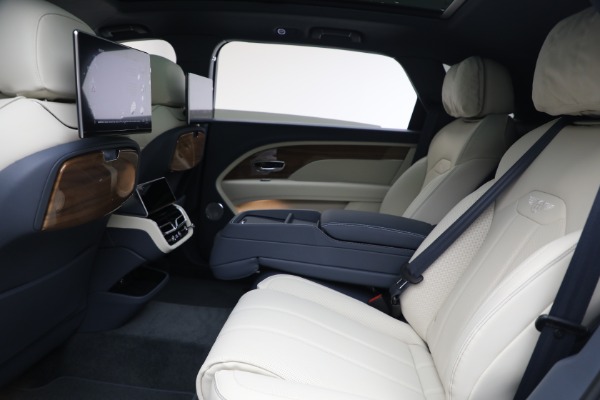 New 2025 Bentley Bentayga EWB V8 for sale $262,915 at Maserati of Westport in Westport CT 06880 20
