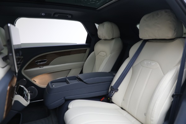 New 2025 Bentley Bentayga EWB V8 for sale $262,915 at Maserati of Westport in Westport CT 06880 21
