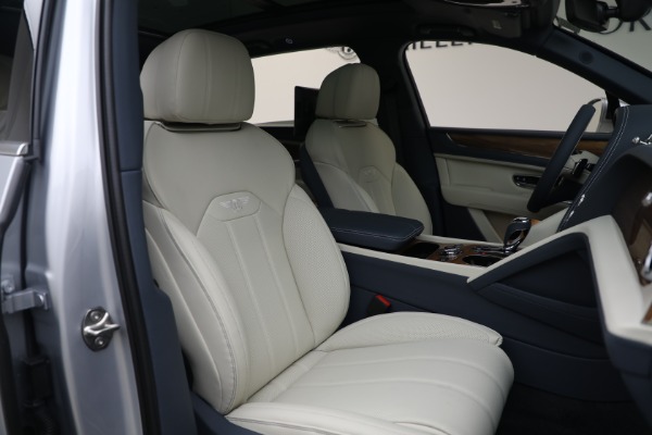 New 2025 Bentley Bentayga EWB V8 for sale $262,915 at Maserati of Westport in Westport CT 06880 25