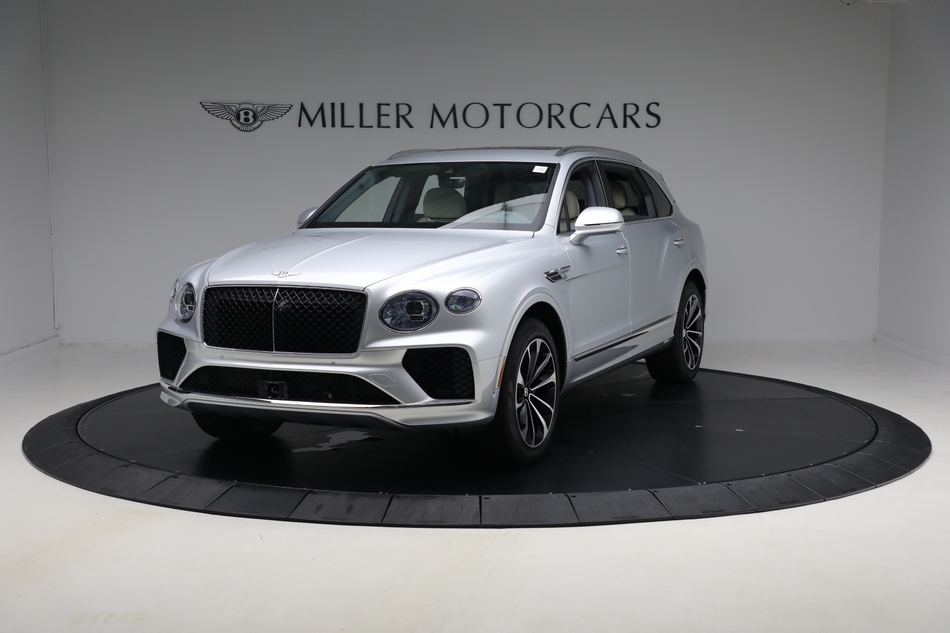 New 2025 Bentley Bentayga EWB V8 for sale $262,915 at Maserati of Westport in Westport CT 06880 1