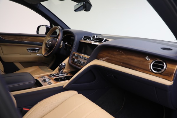 Used 2024 Bentley Bentayga EWB V8 for sale $204,900 at Maserati of Westport in Westport CT 06880 28