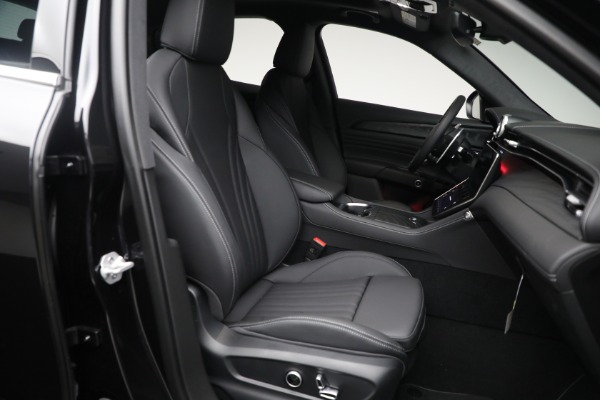 New 2025 Maserati Grecale for sale $71,739 at Maserati of Westport in Westport CT 06880 17