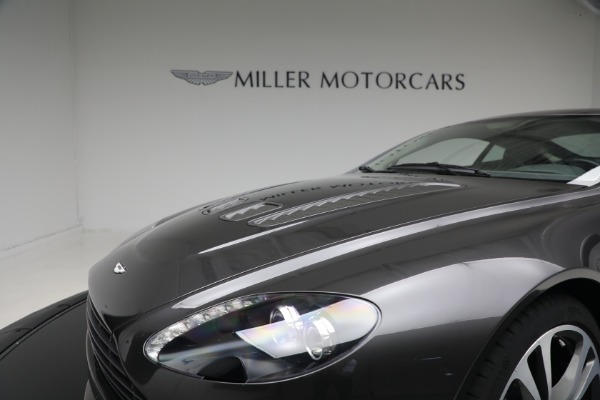 Used 2011 Aston Martin V12 Vantage for sale $129,900 at Maserati of Westport in Westport CT 06880 13