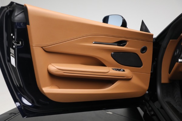 New 2026 Aston Martin Vantage for sale $240,100 at Maserati of Westport in Westport CT 06880 16