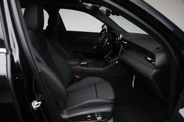 New 2025 Maserati Grecale for sale $71,381 at Maserati of Westport in Westport CT 06880 14