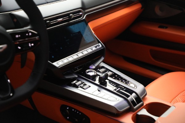 New 2025 Aston Martin Vanquish for sale $532,200 at Maserati of Westport in Westport CT 06880 24