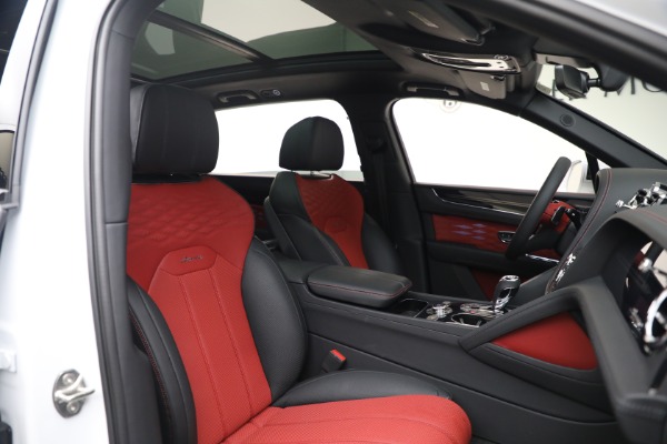 Used 2025 Bentley Bentayga EWB Azure V8 for sale $255,900 at Maserati of Westport in Westport CT 06880 23