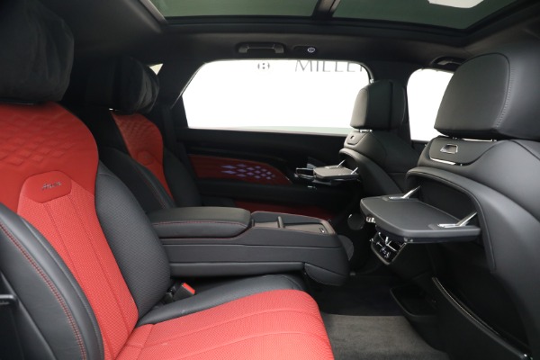 Used 2025 Bentley Bentayga EWB Azure V8 for sale $255,900 at Maserati of Westport in Westport CT 06880 25