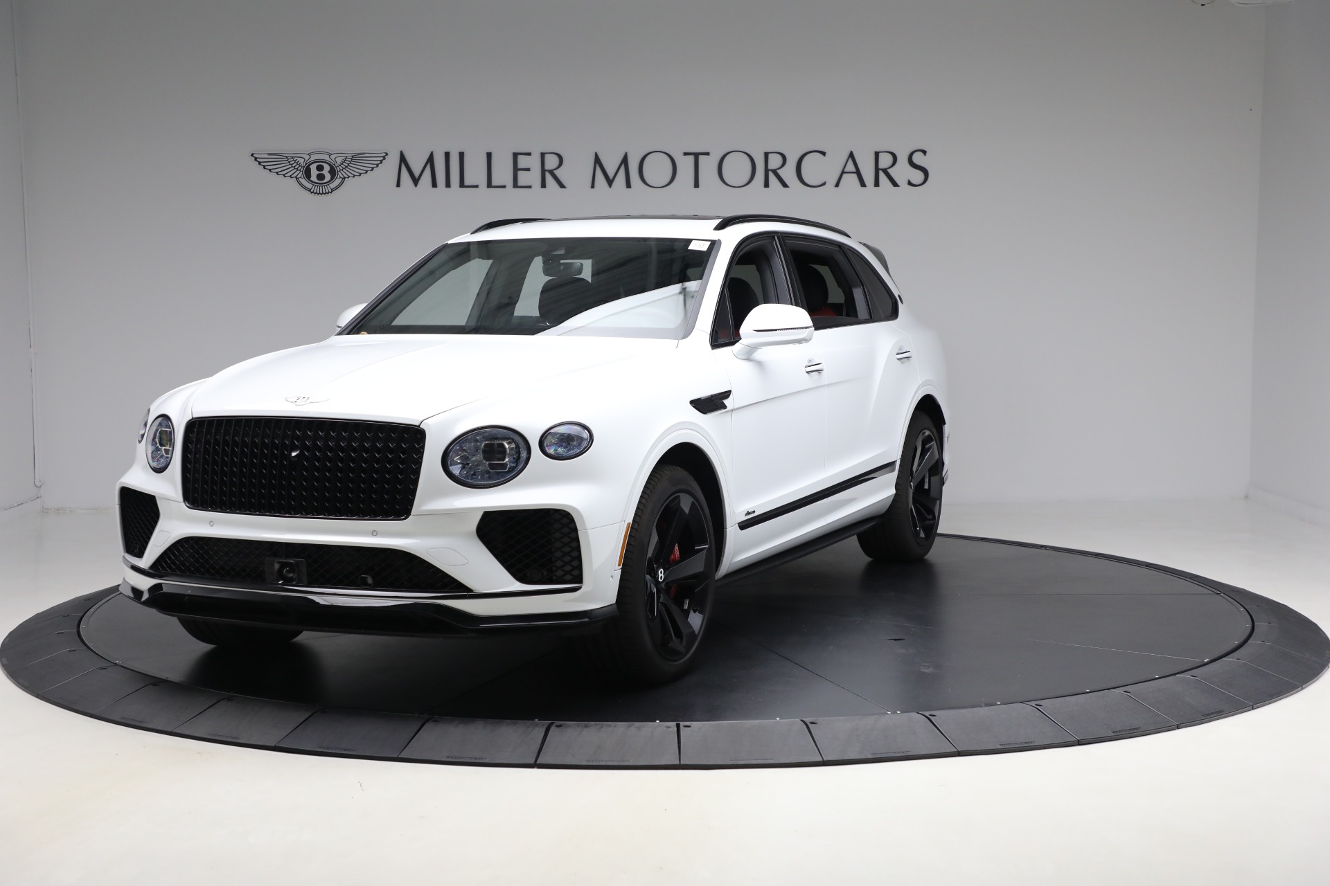 Used 2025 Bentley Bentayga EWB Azure V8 for sale $255,900 at Maserati of Westport in Westport CT 06880 1