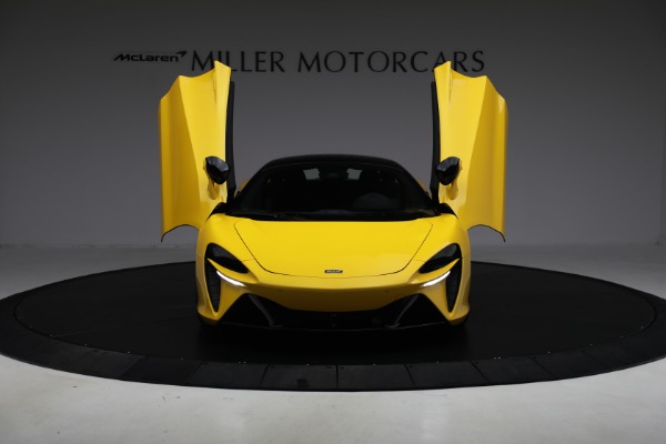 Used 2024 McLaren Artura for sale $193,900 at Maserati of Westport in Westport CT 06880 13