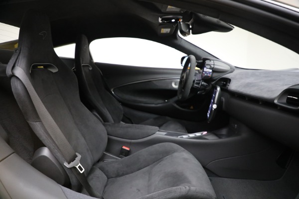 Used 2024 McLaren Artura for sale $193,900 at Maserati of Westport in Westport CT 06880 25