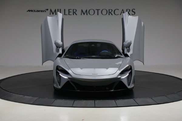 Used 2023 McLaren Artura for sale $184,900 at Maserati of Westport in Westport CT 06880 13