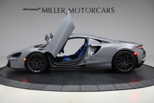 Used 2023 McLaren Artura for sale $184,900 at Maserati of Westport in Westport CT 06880 15