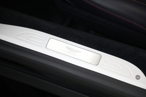 New 2026 Aston Martin Vantage Roadster for sale $253,800 at Maserati of Westport in Westport CT 06880 28