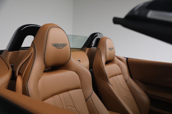 New 2026 Aston Martin Vantage Roadster for sale $260,300 at Maserati of Westport in Westport CT 06880 26