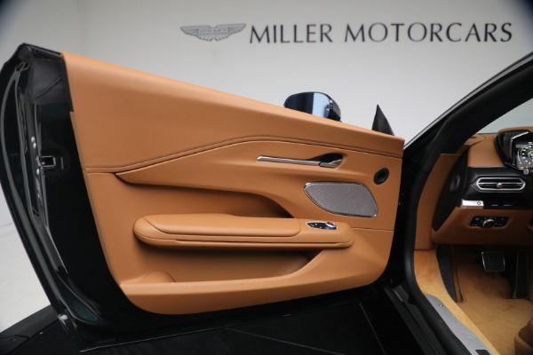 New 2026 Aston Martin Vantage Roadster for sale $260,300 at Maserati of Westport in Westport CT 06880 28