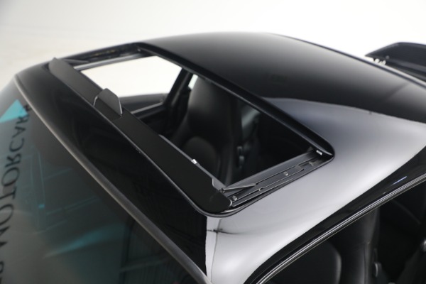 Used 1997 Porsche 911 Carrera for sale $275,900 at Maserati of Westport in Westport CT 06880 23