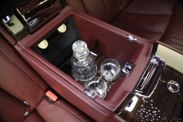 Used 2018 Rolls-Royce Phantom EWB for sale $309,900 at Maserati of Westport in Westport CT 06880 27